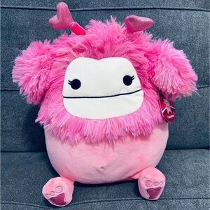 💗 Squishmallows Caparinne the Bigfoot Valentine’s Edition 11” Plush NWT